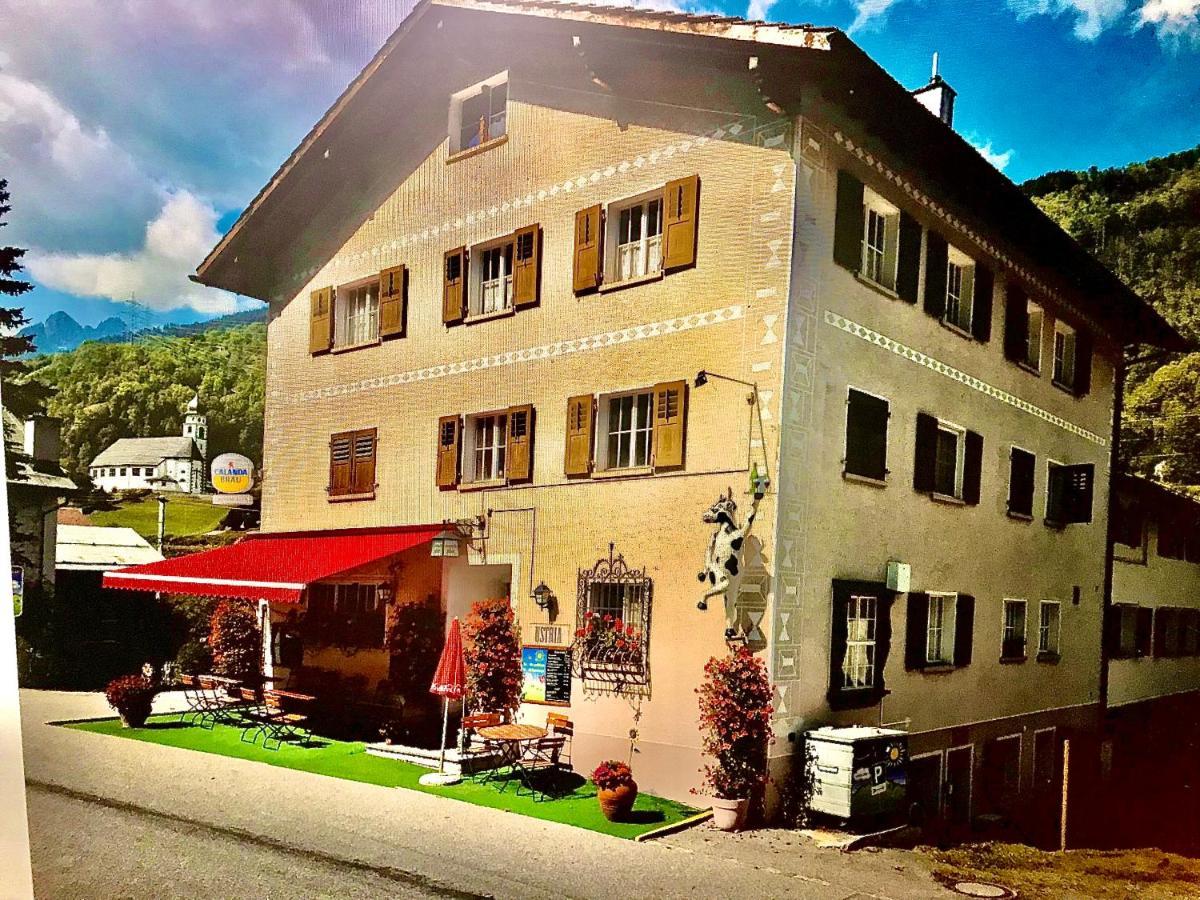 Tavanasa Alte Post Mit Geschichte Und Restaurant 아파트 외부 사진